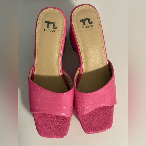 NOVUS HOT PINK PLATFORM - Picture 3 of 4